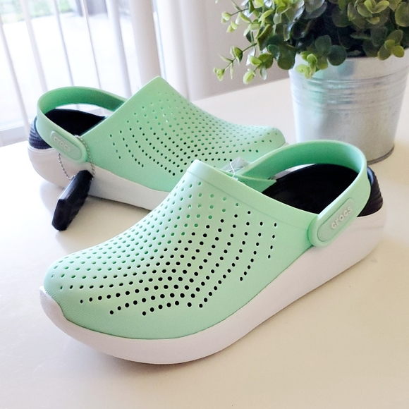 Crocs LiteRide Clog - Picture 2 of 8